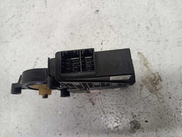 MOTEUR LEVE VITRE AVANT GAUCHE SKODA FABIA - Vue 2